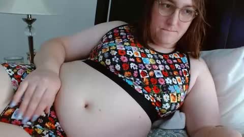 Snapshot of softenbyyy chatting on September 2025 10:00:02 PM chubby enby sissy online show from September 2025 10:00:02 PM