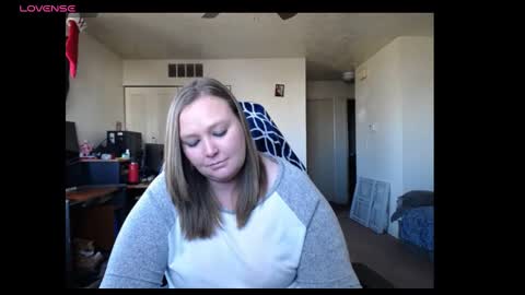 Snapshot of softerpeaches chatting on December 2024 08:26:02 PM Rose online show from December 2024 08:26:02 PM