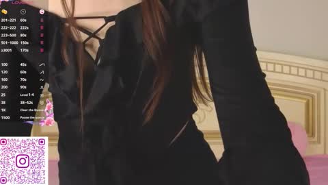 Elly online show from October 2025 07:27:02 AM