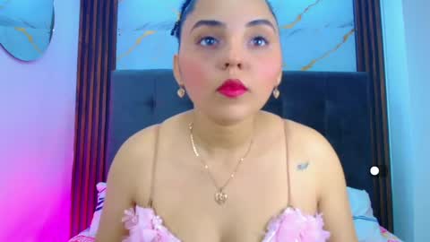 Sol Latiana online show from May 2026 12:04:02 PM