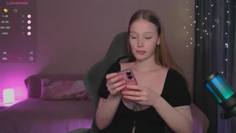 Snapshot of solanochka chatting on December 2025 10:24:01 AM Jennifer Jenny Jen online show from December 2025 10:24:01 AM