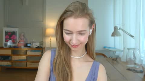 Snapshot of solar_bella chatting on January 2025 02:52:02 PM Bella online show from January 2025 02:52:02 PM