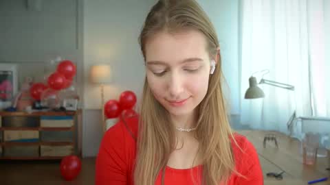 Snapshot of solar_bella chatting on February 2025 12:03:02 PM Bella online show from February 2025 12:03:02 PM