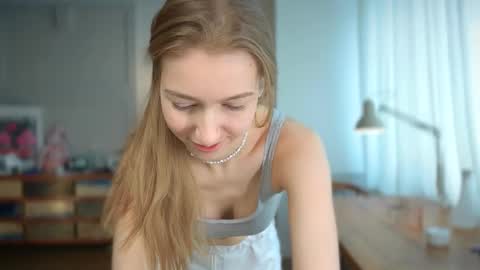 Snapshot of solar_bella chatting on February 2025 09:55:02 AM Bella online show from February 2025 09:55:02 AM