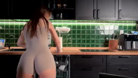 Snapshot of solar_bella chatting on January 2026 04:07:02 AM Bella online show from January 2026 04:07:02 AM