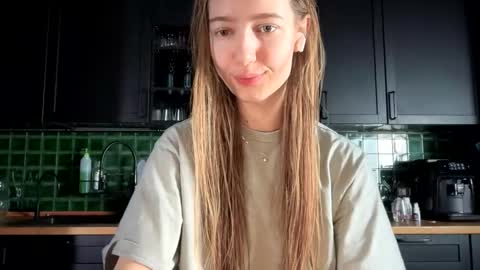 Bella online show from February 2026 04:44:02 AM