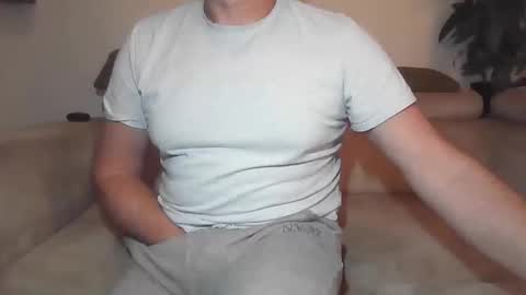 Sole Obedient online show from November 2025 01:22:01 AM