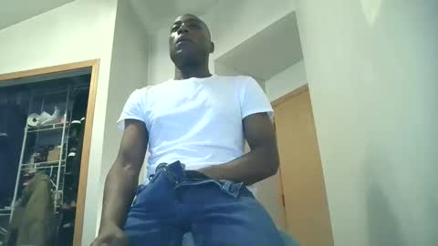 solidsnake992 online show from November 2025 02:00:02 AM