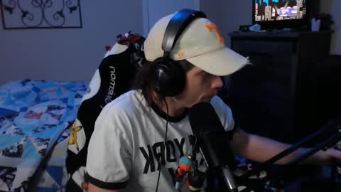 Snapshot of somethinqfunny chatting on December 2024 04:04:01 AM Lover Boi online show from December 2024 04:04:01 AM