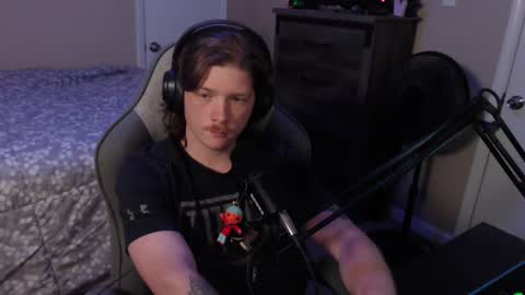 Snapshot of somethinqfunny chatting on December 2024 04:20:02 AM Lover Boi online show from December 2024 04:20:02 AM