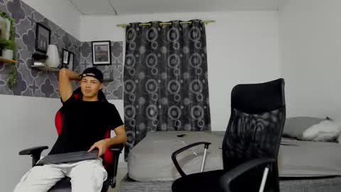 son_hades online show from October 2025 03:57:01 AM