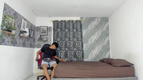 son_hades online show from February 2026 04:02:01 AM