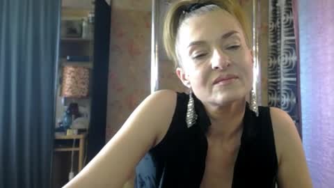 Sonia online show from April 2026 01:56:02 PM