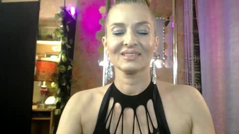 Sonia online show from May 2026 02:25:01 PM