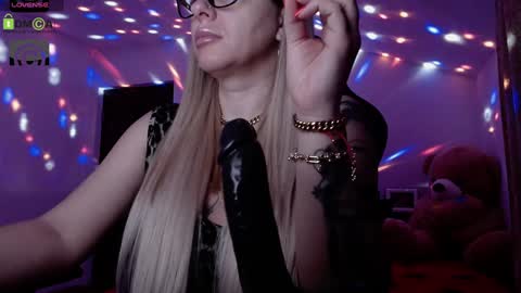 Sonia online show from December 2024 04:06:01 AM