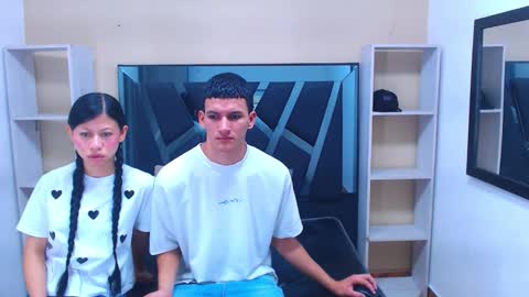 Snapshot of sophi_and_jack chatting on January 2026 02:43:01 PM SOPHI - JACK online show from January 2026 02:43:01 PM