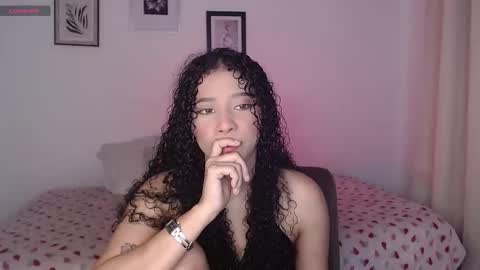 Snapshot of sophi_baby chatting on October 2025 03:07:01 AM Sophi baby online show from October 2025 03:07:01 AM
