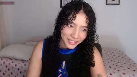 Snapshot of sophi_baby chatting on October 2025 05:15:02 AM Sophi baby online show from October 2025 05:15:02 AM