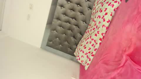sophia_horny19 online show from October 2025 08:22:02 AM