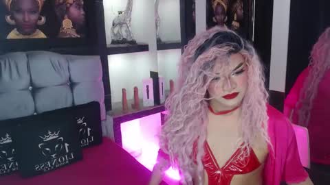 Snapshot of sophia_hott01 chatting on September 2025 12:09:02 PM sophia_hott01 online show from September 2025 12:09:02 PM