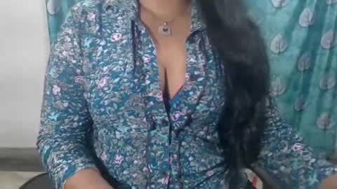 Snapshot of sophia_indian chatting on April 2026 04:26:01 AM Sophia Tamil online show from April 2026 04:26:01 AM