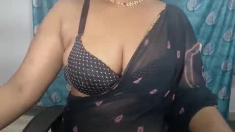 Snapshot of sophia_indian chatting on May 2026 06:43:02 AM Sophia Tamil online show from May 2026 06:43:02 AM
