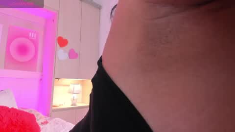  S O P H I A  online show from March 2025 11:38:02 AM