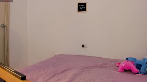 Snapshot of sophia_walkett chatting on January 2025 04:25:01 PM Michelle online show from January 2025 04:25:01 PM