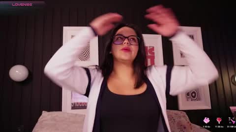 Snapshot of sophia_wilsonn_ chatting on February 2026 10:38:02 AM Sofi online show from February 2026 10:38:02 AM