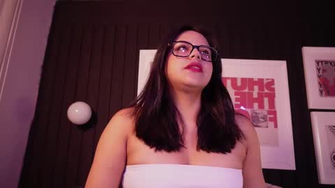 Snapshot of sophia_wilsonn_ chatting on February 2026 10:45:02 AM Sofi online show from February 2026 10:45:02 AM