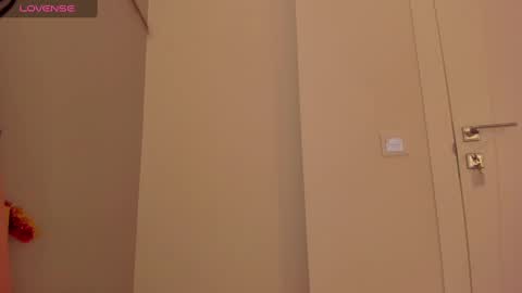 Sophia online show from January 2025 04:52:01 AM