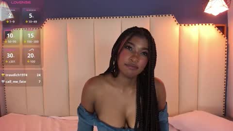 Sophie online show from October 2025 05:17:02 AM