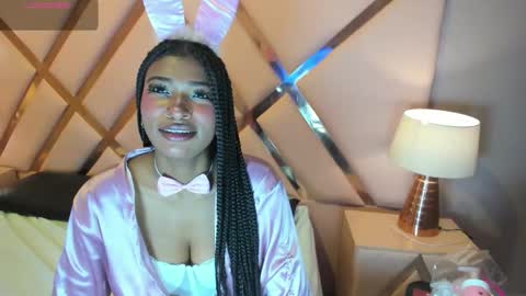 Sophie online show from October 2025 05:19:01 AM