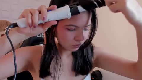 Sophia Howland online show from March 2026 07:08:02 PM