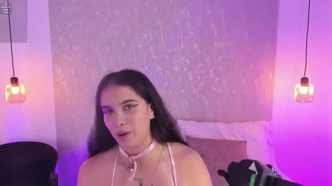 Sophia  online show from November 2025 07:17:01 AM