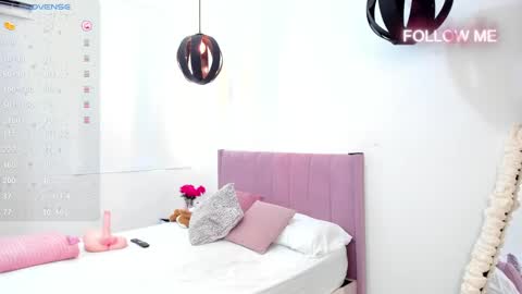 Snapshot of sophiamoon99 chatting on January 2025 09:52:02 PM Im Sophia Model Independent Enjoy My videos here when Im Offline online show from January 2025 09:52:02 PM