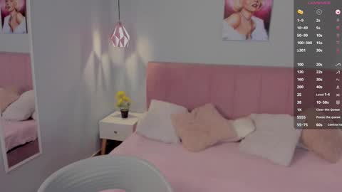 Snapshot of sophie_alice chatting on March 2025 12:30:02 PM Alice online show from March 2025 12:30:02 PM