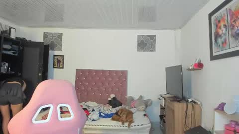 Snapshot of sophie_dolly_ chatting on June 2026 06:49:01 AM sophie doll online show from June 2026 06:49:01 AM