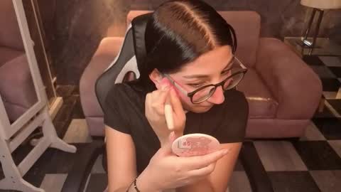 Snapshot of sophie_jones_b chatting on March 2026 12:00:02 PM sophie_jones_b online show from March 2026 12:00:02 PM