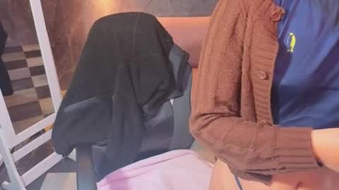 Snapshot of sophie_jones_b chatting on April 2026 12:33:01 PM sophie_jones_b online show from April 2026 12:33:01 PM