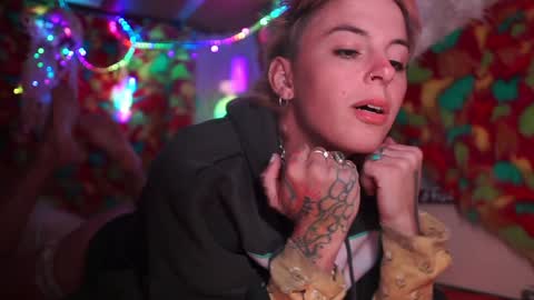 Snapshot of sophie_lovely chatting on December 2024 05:58:01 AM derpy derpington online show from December 2024 05:58:01 AM