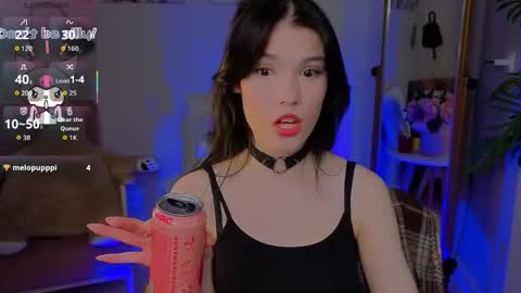 sophie_nomenal_ online show from October 2025 01:57:02 PM