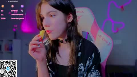 sophie_nomenal_ online show from March 2026 09:20:02 PM