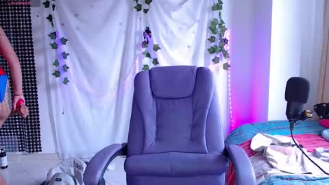 Sophie  online show from December 2025 09:10:02 PM