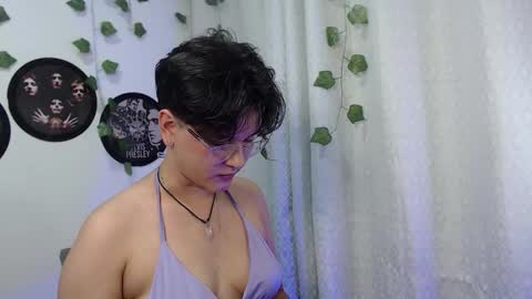 sophie_ross1 online show from November 2025 02:36:02 AM