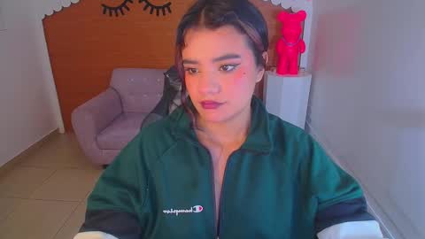 Sofia online show from January 2025 12:38:02 PM