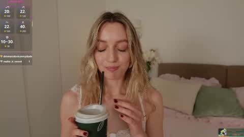 Snapshot of sophiebelll chatting on June 2026 11:26:02 AM sophiebelll online show from June 2026 11:26:02 AM
