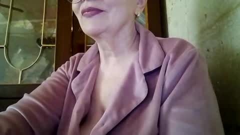 Snapshot of sophieburnsx chatting on May 2026 11:14:01 AM SophieBurnsX online show from May 2026 11:14:01 AM