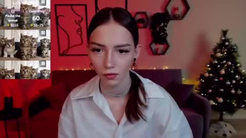 Sophie online show from December 2024 04:31:02 AM