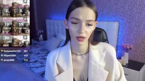 Sophie online show from January 2025 11:44:02 AM